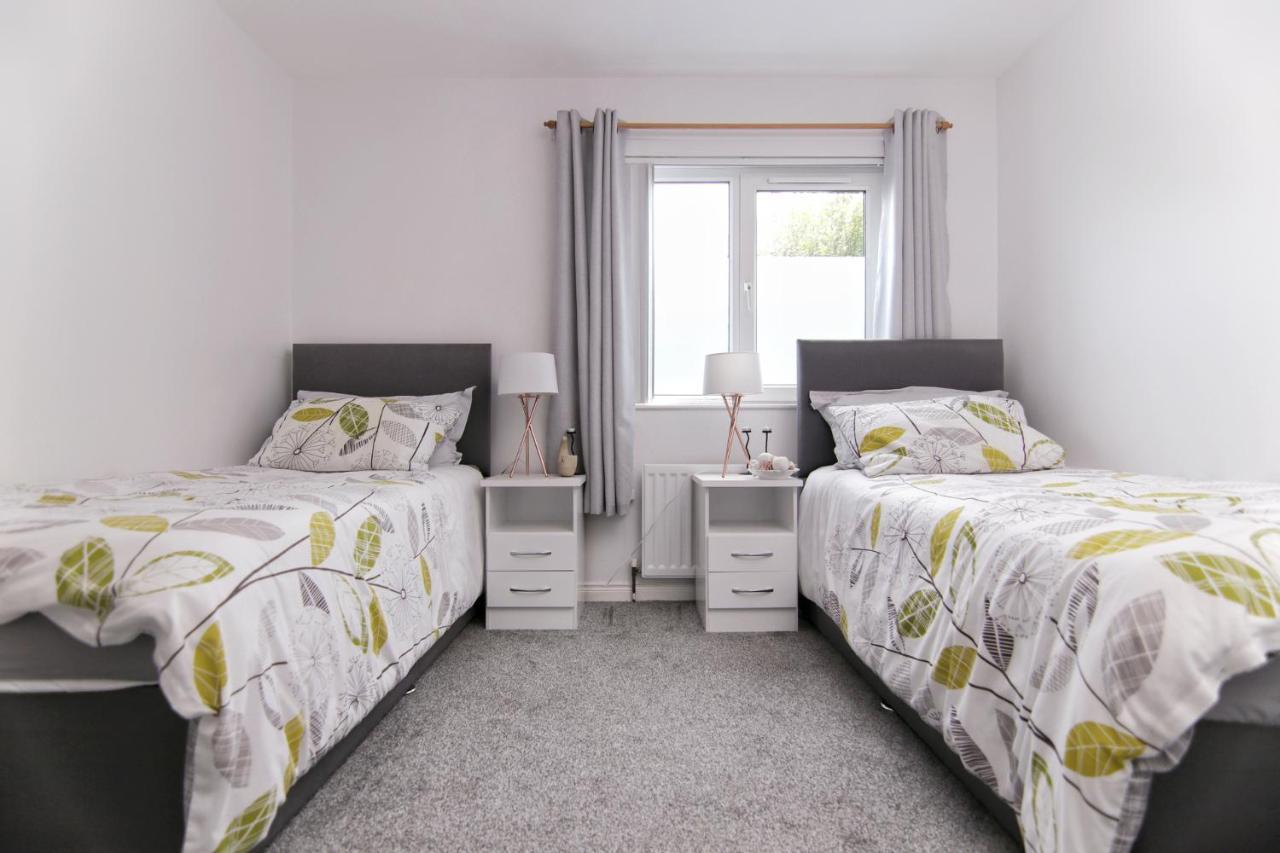 Bayview Apartments Ballygally  外观 照片