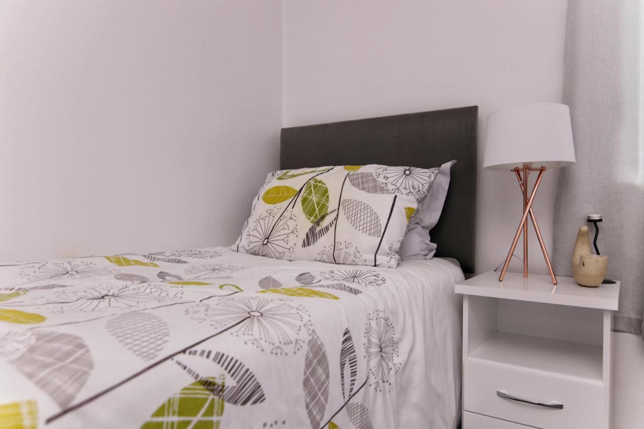 Bayview Apartments Ballygally  外观 照片