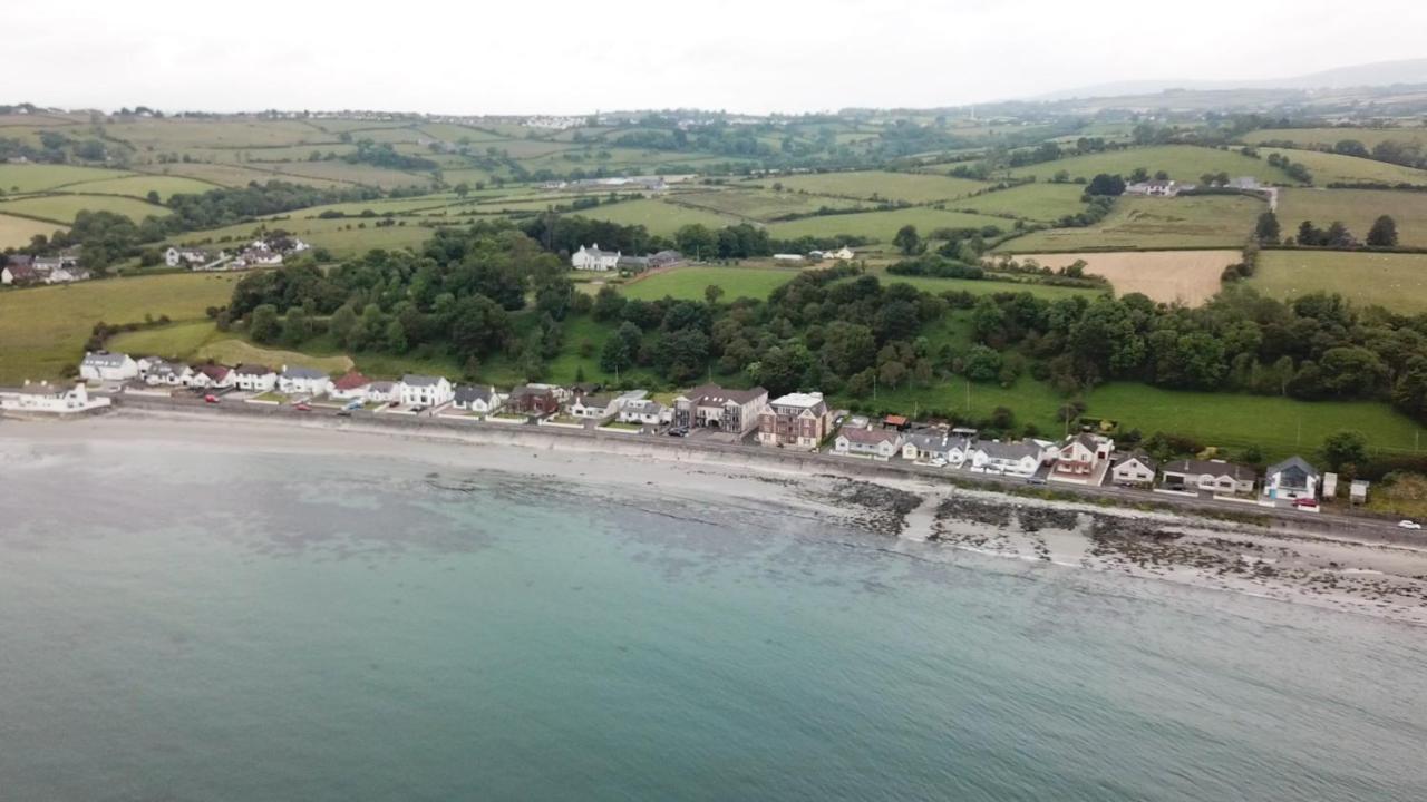 Bayview Apartments Ballygally  外观 照片