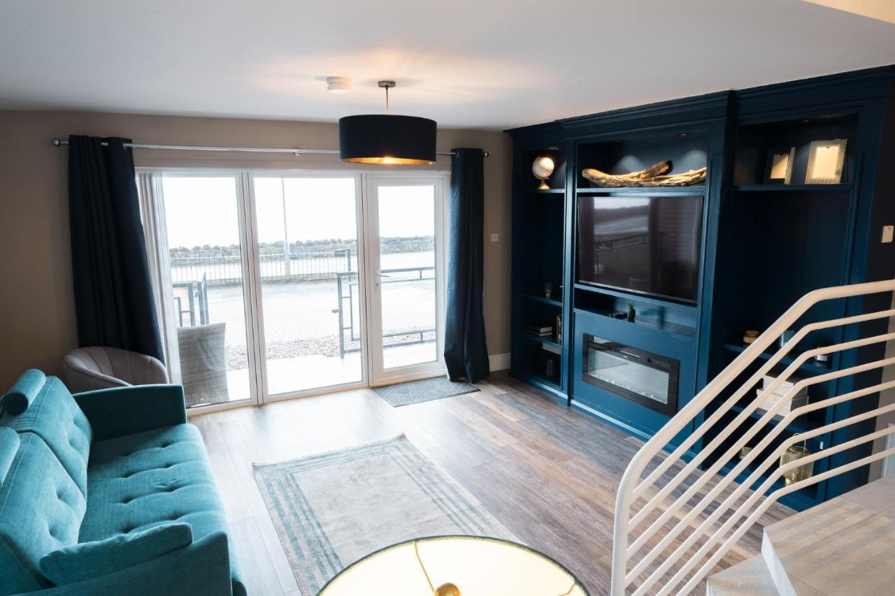 Bayview Apartments Ballygally  外观 照片